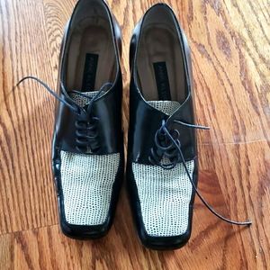 Two-toned shoes EXCELLENT condition